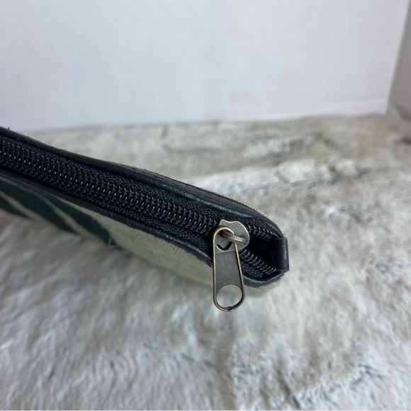 New Decena Collections Stylish Black and Green Bag Set - Picture 15 of 15